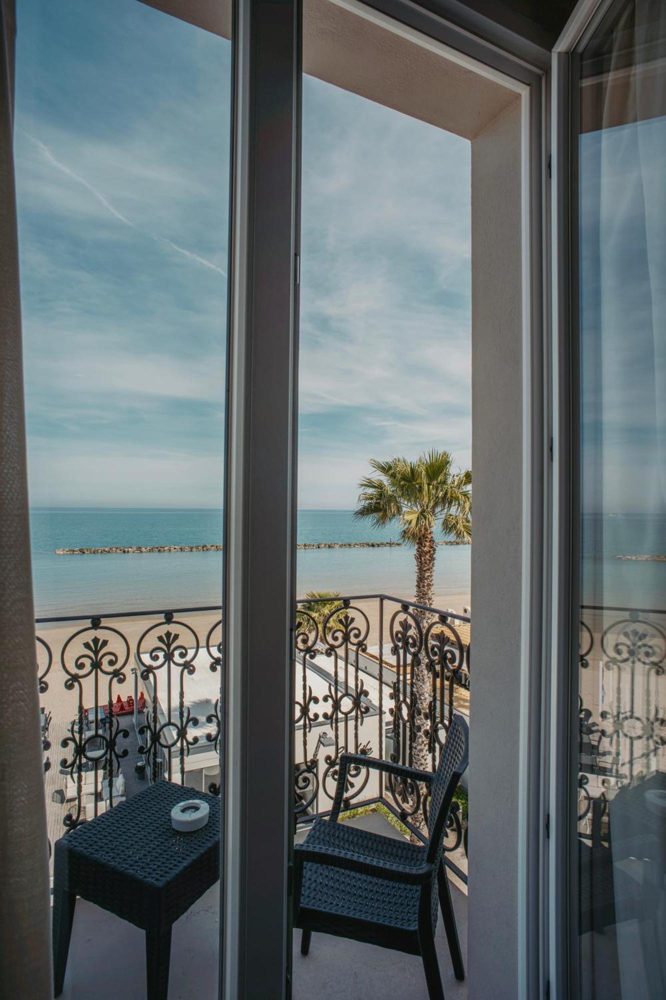Hotel Baia Marina Cupra Marittima Eksteriør billede