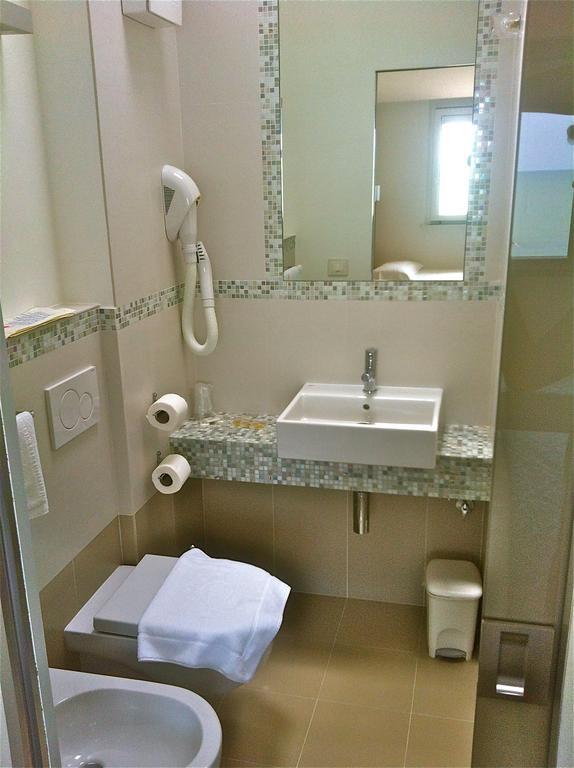 Hotel Baia Marina Cupra Marittima Værelse billede
